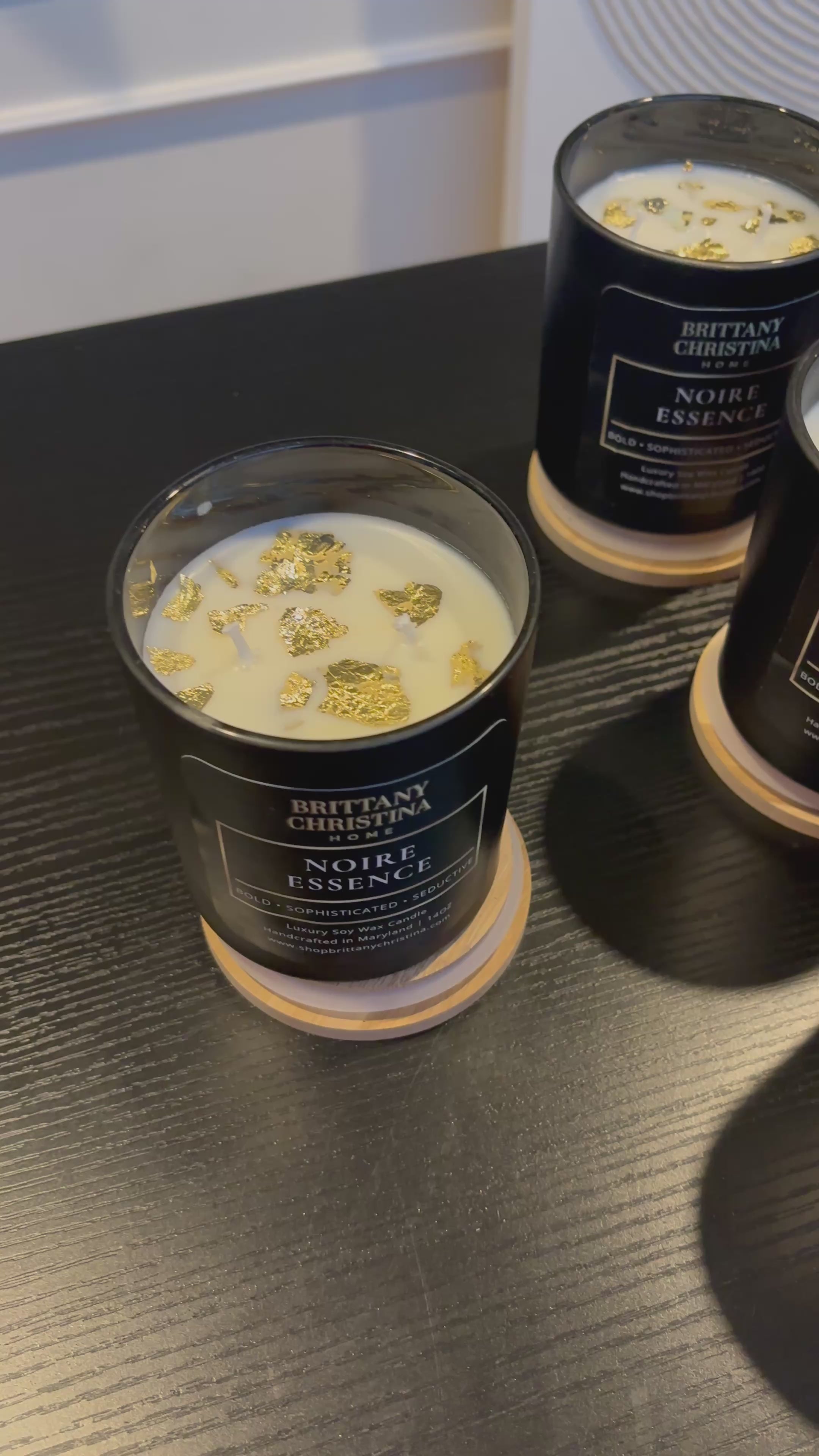 Load video: Noire Essence Luxury Candle